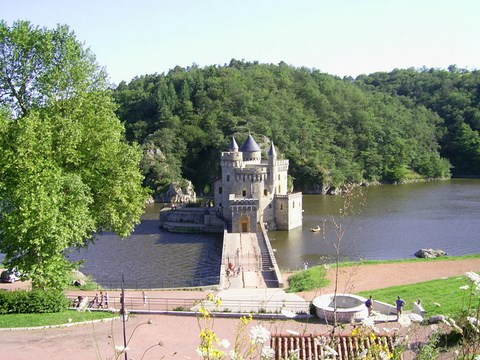 Saint Priest - chateau de la Roche - Loire - Rhone Alpes