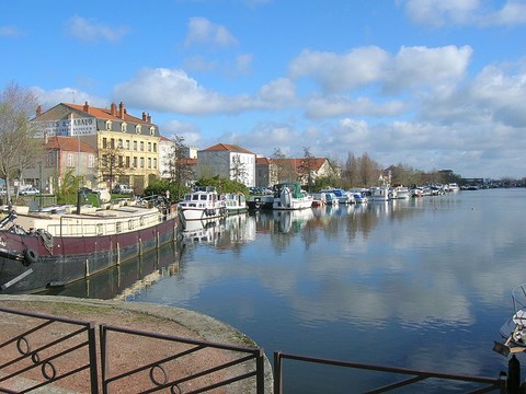 Roanne, le port fluvial - Loire - Rhone Alpes