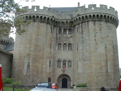 Alençon, entrée du château des Ducs - Orne - Normandie