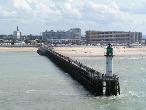 Calais, la plage et la jetée - Pas de Calais