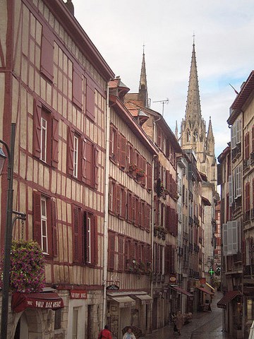 Le vieux Bayonne et la cathédrale - Pyrénées Atlantiques - Aquitaine 