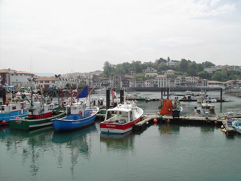 Ciboure, vue du port de St Jean de Luz - Pyrénées Atlantiques - Aquitaine 