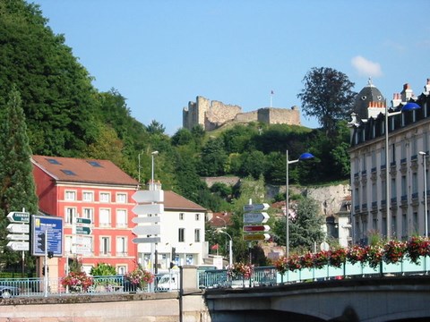 Epinal, le château vu du pont Clémenceau - Vosges - Lorraine