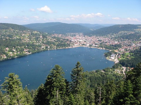 Gérardmer, le lac et la ville vus de la Mérelle - Vosges - Lorraine