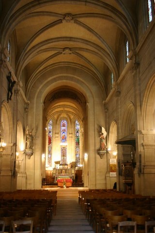 Rueil, nef de l'église St Pierre St Paul - Hauts de Seine - Ile de France